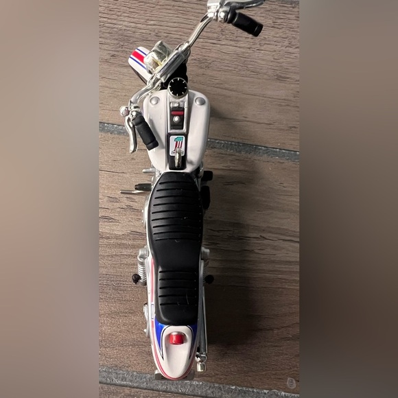 Hallmark NEW 2002 Christmas Ornament 4th Harlie Davidson Milestones series - Picture 8 of 10